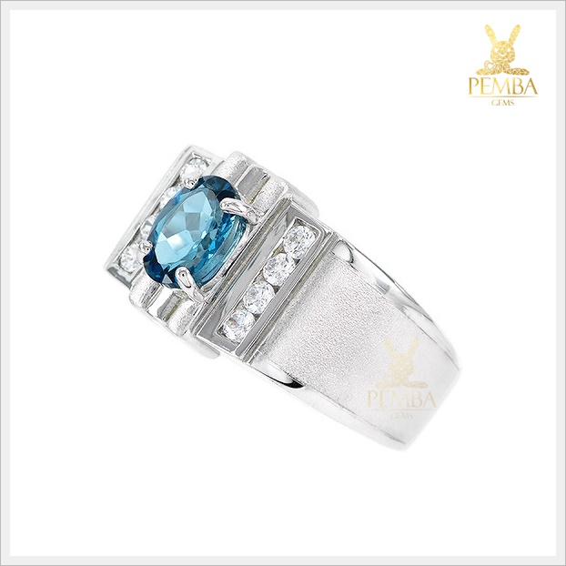 แหวนลอนดอนบลูโทแพซแท้ สีฟ้าสวยใส เท่อย่างมีสไตล์ แหวนพลอยแท้