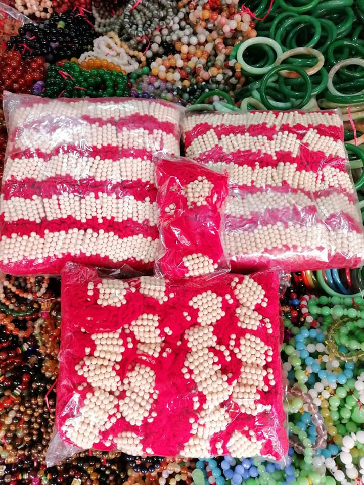 สร้อยข้อมือ ด้ายแดง สีแดง สีชมพู สีเขียว สีอื่น (ขายปลีก ขายส่ง) (งานถักทำมือ เส้นใหญ่หนา)