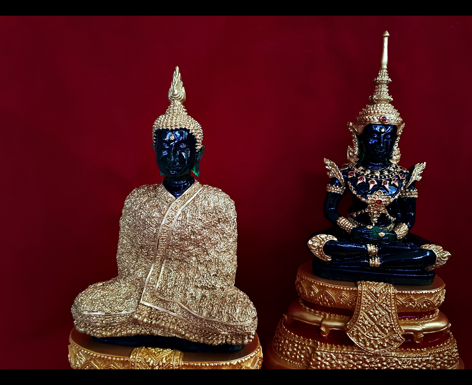 พระแก้วมรกต 3ฤดู ปาง ฤดูหนาว ฤดูร้อน ฤดูฝน พระพุทธรูปขนาดบูชา ขนาด 9นิ้ว เนื้อเรซิ่น ลงสีทอง