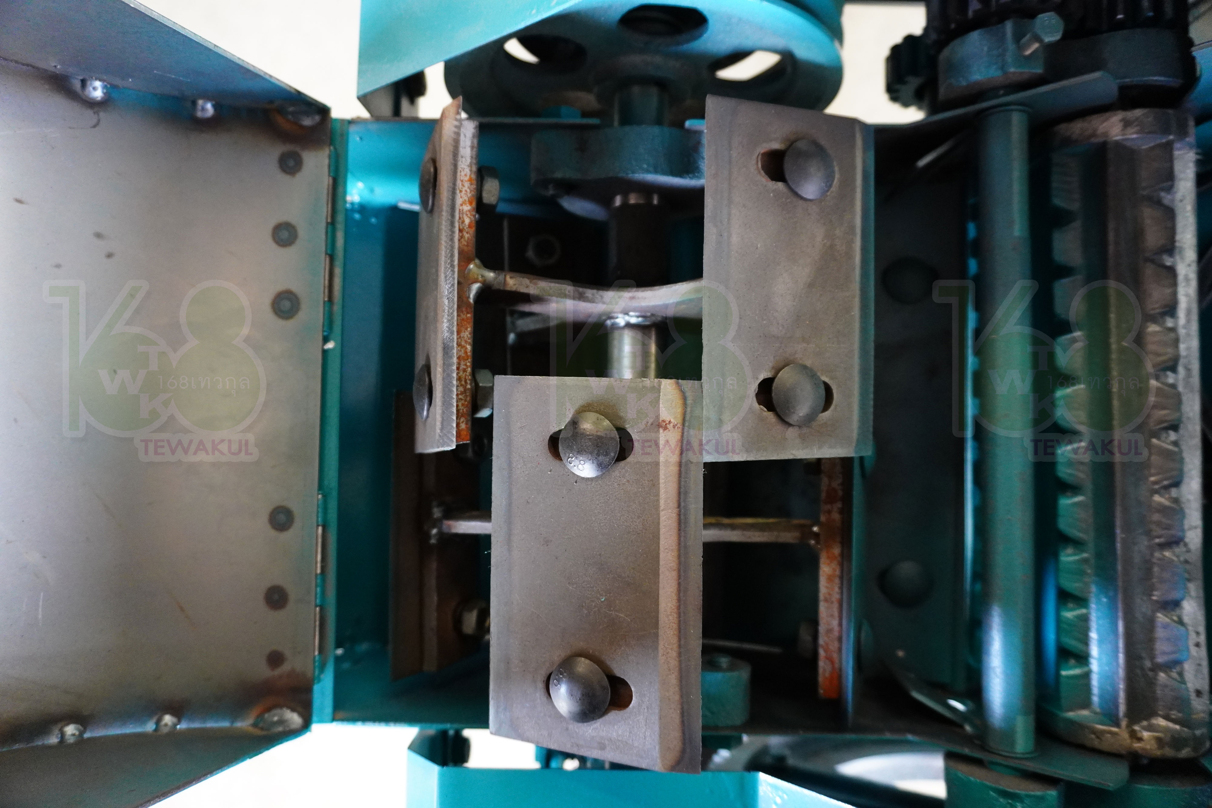 โครงสับหญ้า รุ่น 8ใบมีด ชนเครื่อง HONDA 5.5 แรง