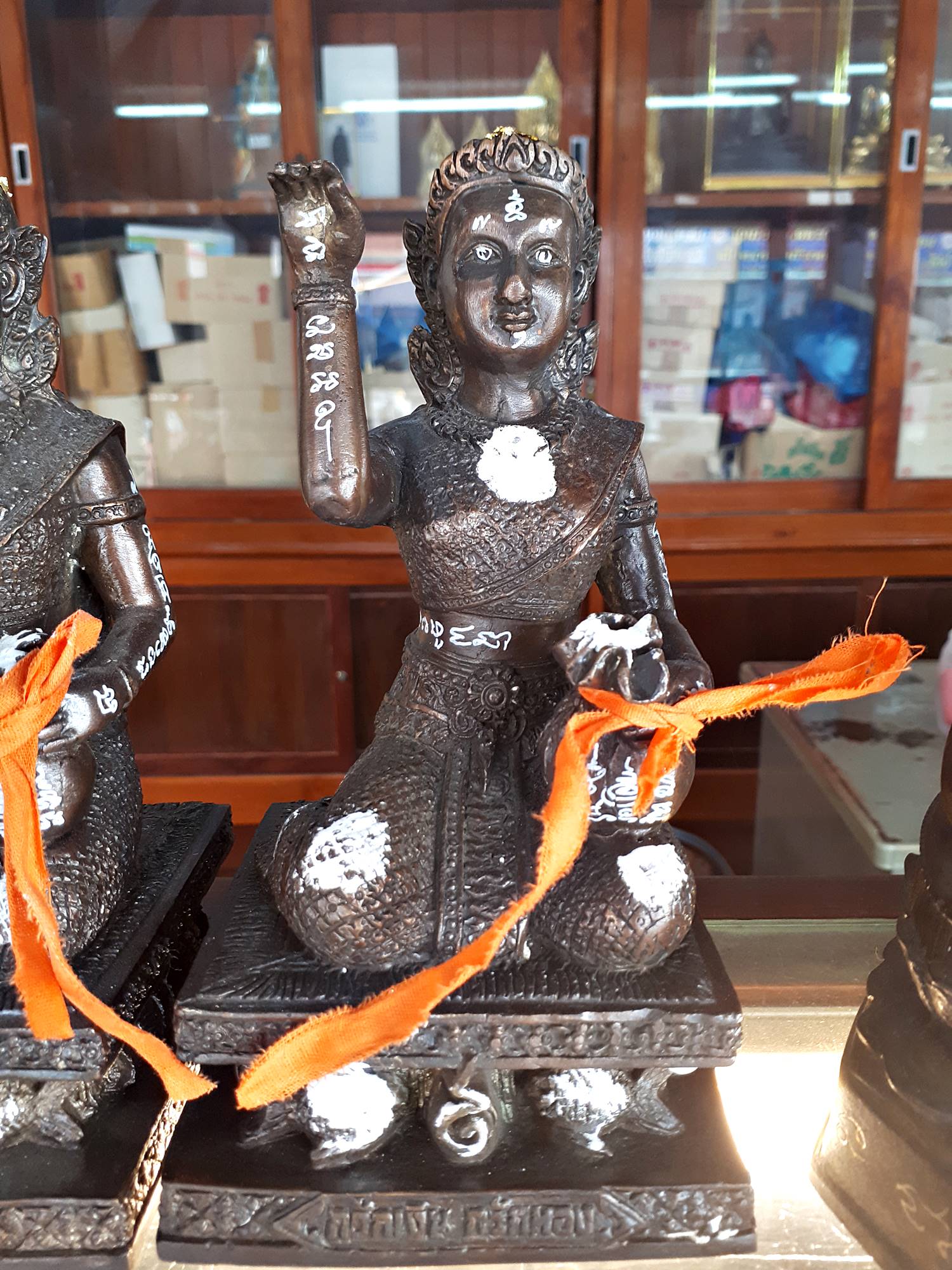 แม่นางกวัก (นางพิมพ์เรียกทรัพย์) วัดป่าเลไลย์ เนื้อโลหะ