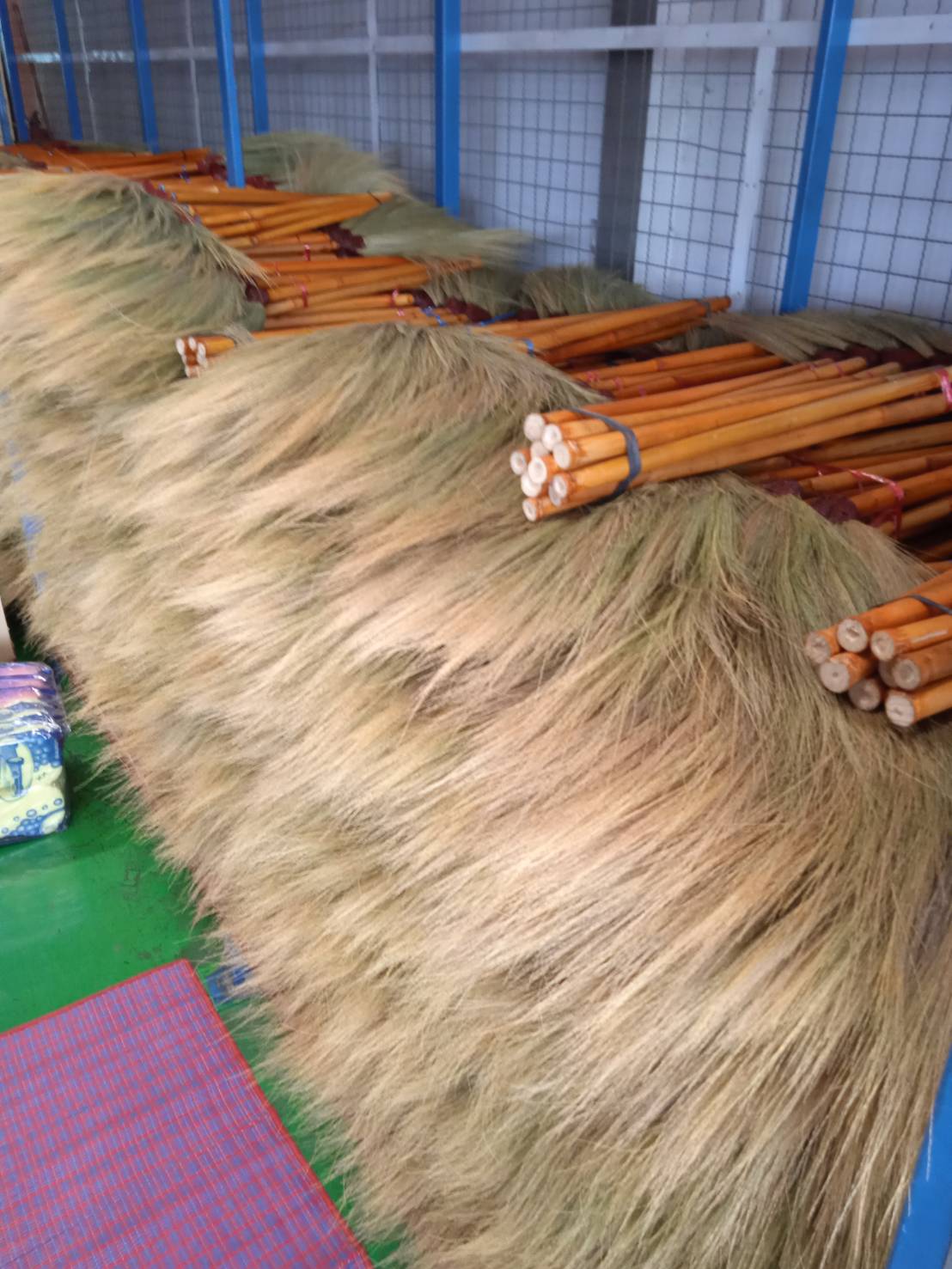 ไม้กวาดดอกหญ้า