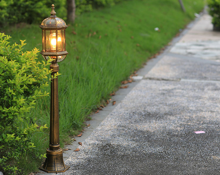 โคมไฟสนามหญ้า สูง 118CM สี bronze ปัดลาย โป๊ะโคมกระจกใส [ODY-01]