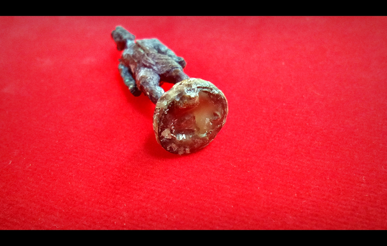 หุ่นพยนต์ "ขุนศึกพรหมมหาราชปราบมาร" ปกป้องกันภัย (ขนาดพกพา 4ซม ใต้ฐานบรรจุมวลสาร) ปี2559 #รับประกันแท้ - หลวงพ่อหนุน วัดพุทธโมกข์