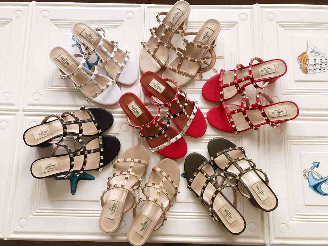 รองเท้าแตะ valen rockstud มีส้น 35-42