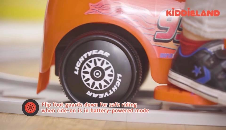 รถแมคควีนแบตเตอรี่พร้อมรางขับขี่ Kiddieland Cars Lightning McQueen 2-in-1 Battery Powered Activity Ride-On
