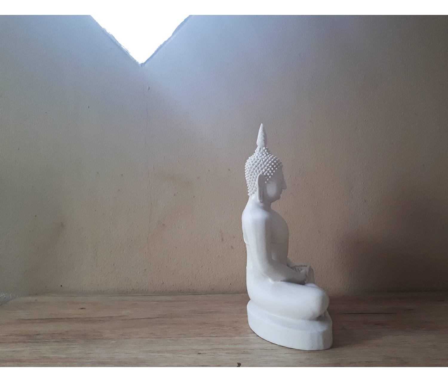 รูปหล่อ พระพุทธรูป เชียงแสนสุโขทัย ปางสมาธิ ปางมารวิชัย เนื้อเรซิ่น สีขาวงา - (หน้าตัก9นิ้ว สูง13.5นิ้ว ลึก5นิ้ว)