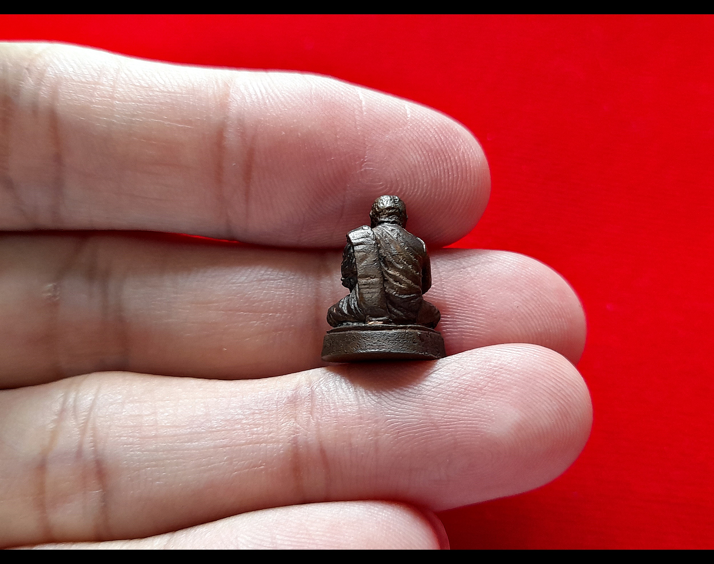 รูปหล่อ หลวงพ่อยงยุทธ วัดเขาไม้แดง (ขนาดห้อยคอ) จ.ชลบุรี เนื้อโลหะชนวน ปี2537 #รับประกันแท้และทันยุค - หลวงพ่อยงยุทธ วัดเขาไม้แดง จ.ชลบุรี