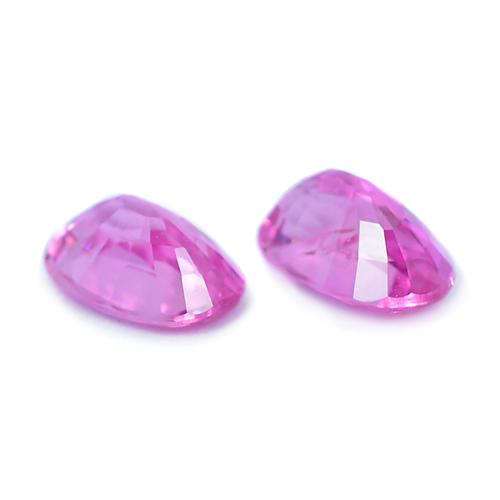 Couple Pink Sapphire พลอยพิงค์เนื้อแข็ง รูปไข่คู่ น้ำหนักรวม 1.84 กะรัต สีชมพูหวาน สีเบอร์2 ความสะอาดมองตาเปล่าสะอาดไม่มีตำหนิ 1 เม็ด อีก 1 เม็ดมองตา