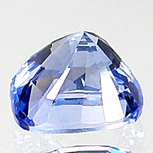Blue Sapphire พลอยไพลินเนื้อแข็ง รูปจอทีวี Cushion หนัก 1.30 กะรัตสีน้ำเงิน โทนสว่าง สีเปิดมองตาเปล่าไม่มีตำหนิ ส่องด้วยกล้องขยายสะอาด 99%