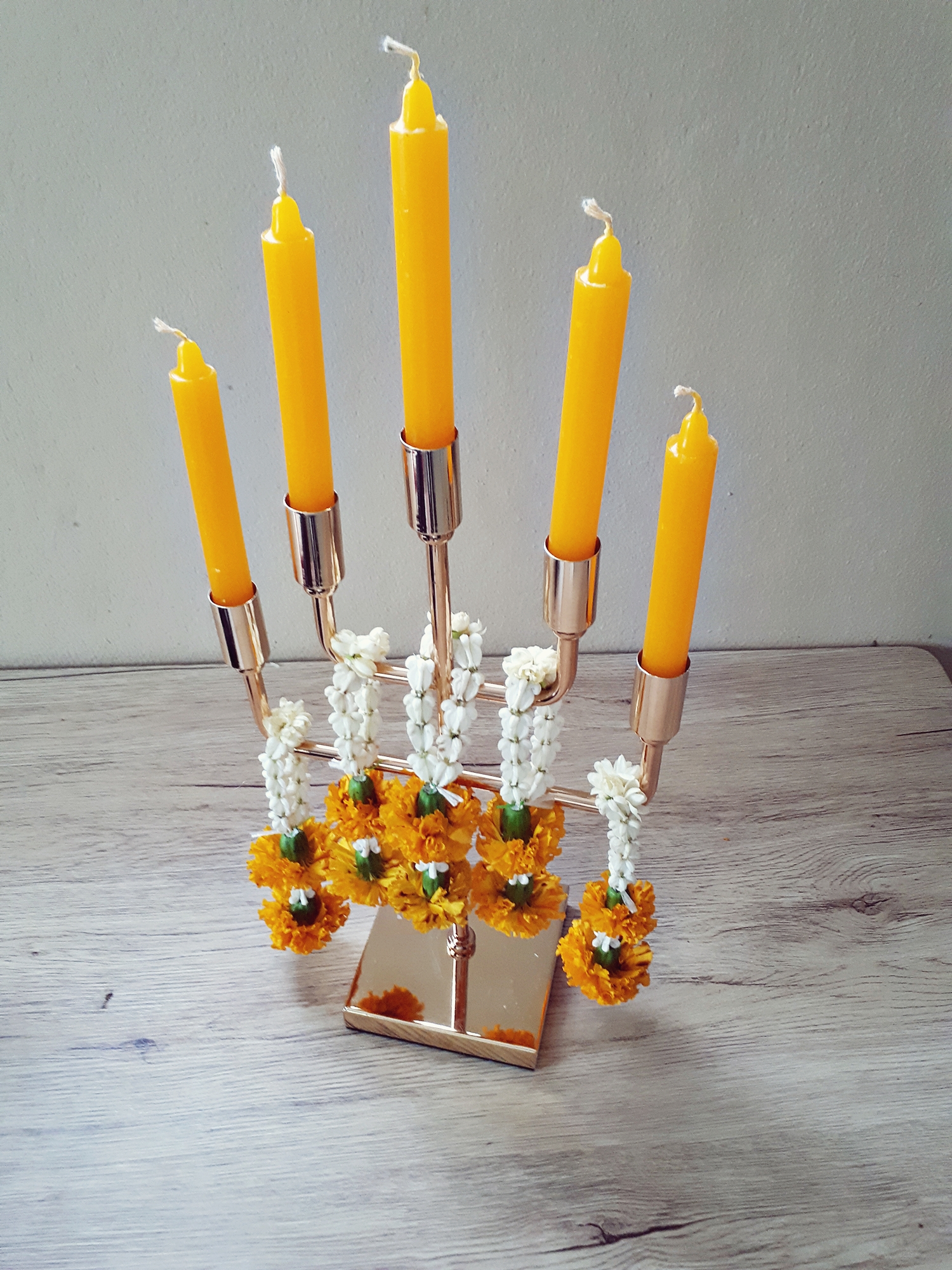 ขาตั้งแสตน เชิงเทียน(5ช่อ) เชิงพวงมาลัยดอกไม้ (สำหรับตั้งวางใส่ เทียน พวงมาลัยดอกไม้) ขายปลีก ขายส่ง