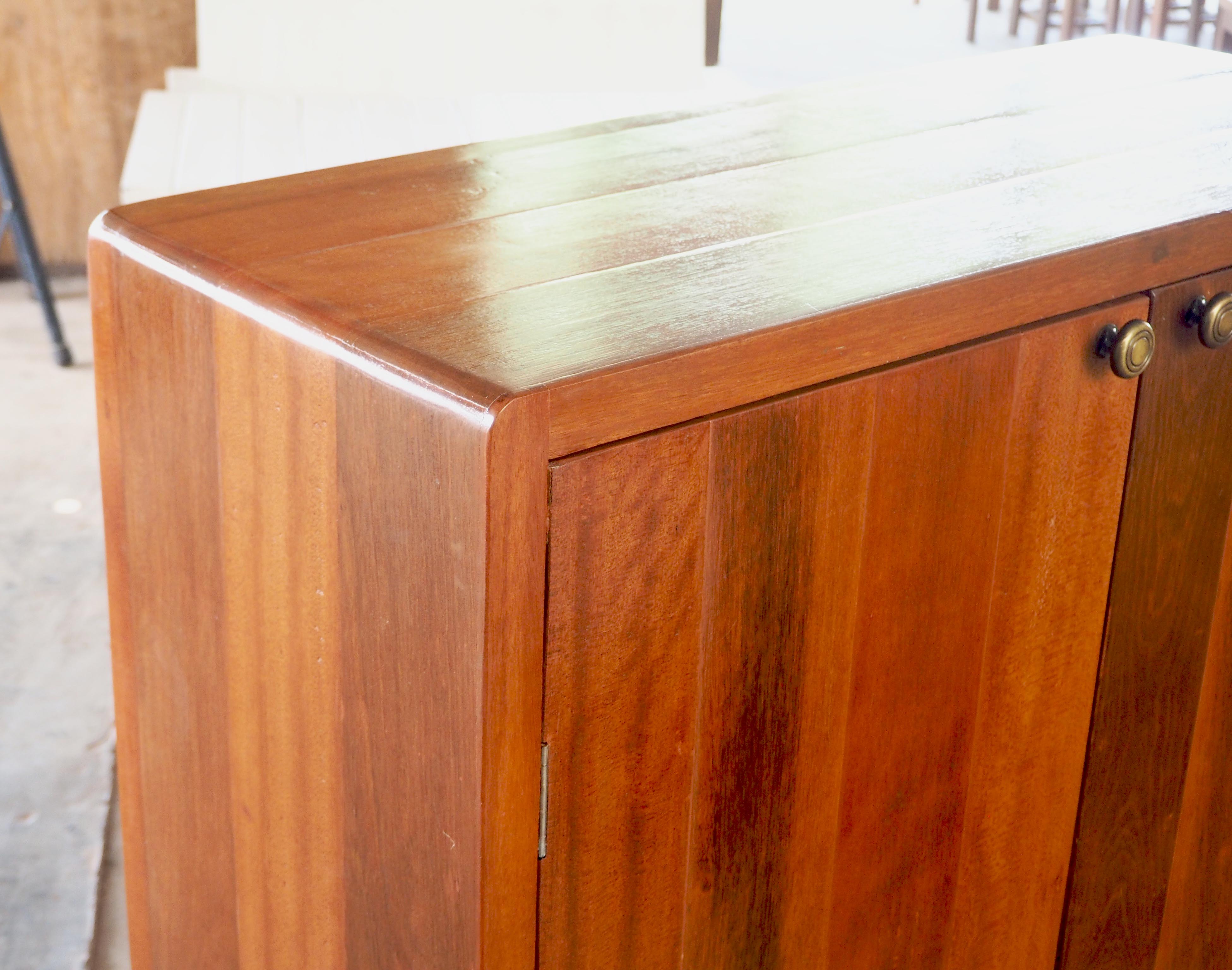 ตู้เก็บรองเท้าไม้เก่า สไตล์เรโทร ขนาด ก35 ย100 ส110 cm สอบถามรายละเอียดใด้ที่ 094 290 1597