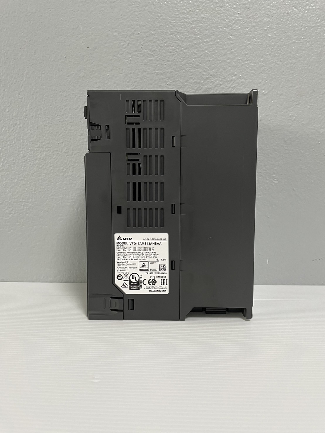 Delta MS300 VFD17AMS43ANSAA 10HP 7.5kW Input 3-Phase 380V Output 3-Phase 380V