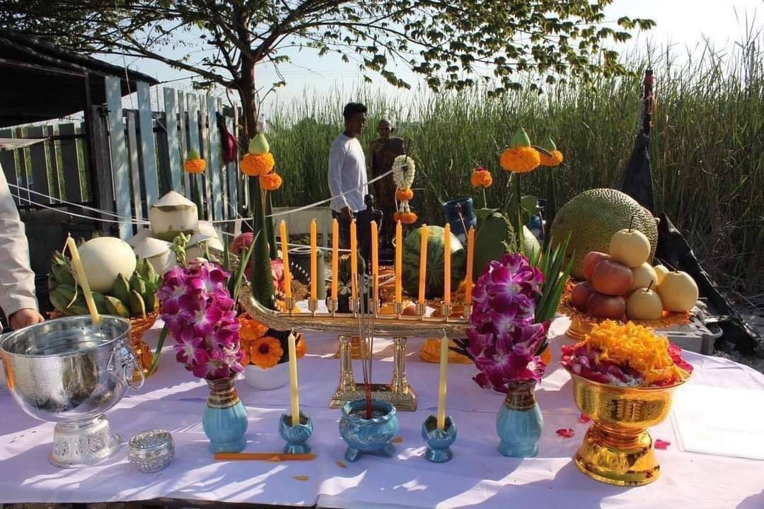 พระขรรค์ (ขนาดพกพายาว 1.5นิ้ว) เนื้อชุบทอง ปี2564 - หลวงปู่ศุข วัดปากคลองมะขามเฒ่า