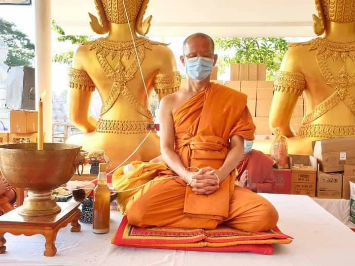 เหรียญพระมหาจักรพรรดิ์ (หลังสมบัติพระมหาจักรพรรดิ์ทั้ง7) (สมบัติจักรพรรดิรัตนะ7) ปี2563 เนื้อมหาชนวน รัศมีจักรทองทิพย์ - หลวงพ่อเล็ก วัดท่าขนุน / หลวงตาม้า วัดถ้ำเมืองนะ / วิชาธรรมกายสายหลวงปู่สด วัดปากน้ำ