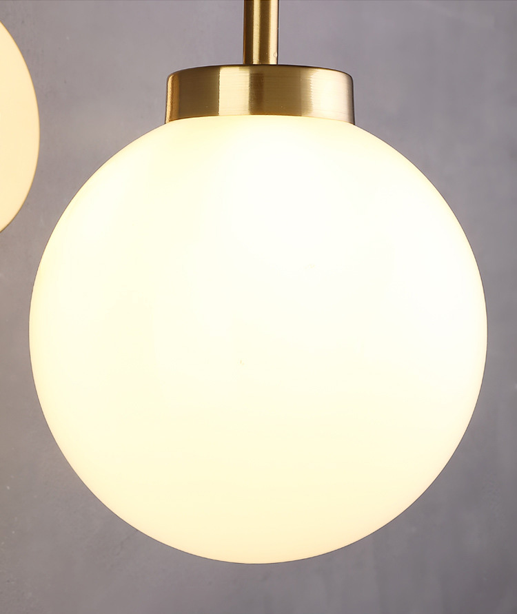 โคมไฟติดผนังก้านทรงโค้ง French Glass โป๊ะโคมแก้วทรงกลม15cm สีขาวนม [YLTH-640]