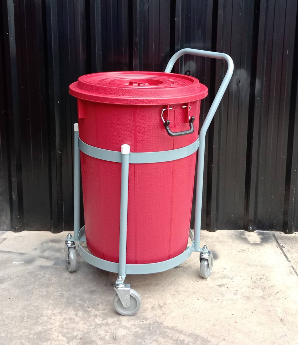 รถเข็นใส่่ถังขยะ 20 แกลลอน แบบเหล็ก เกรด บี