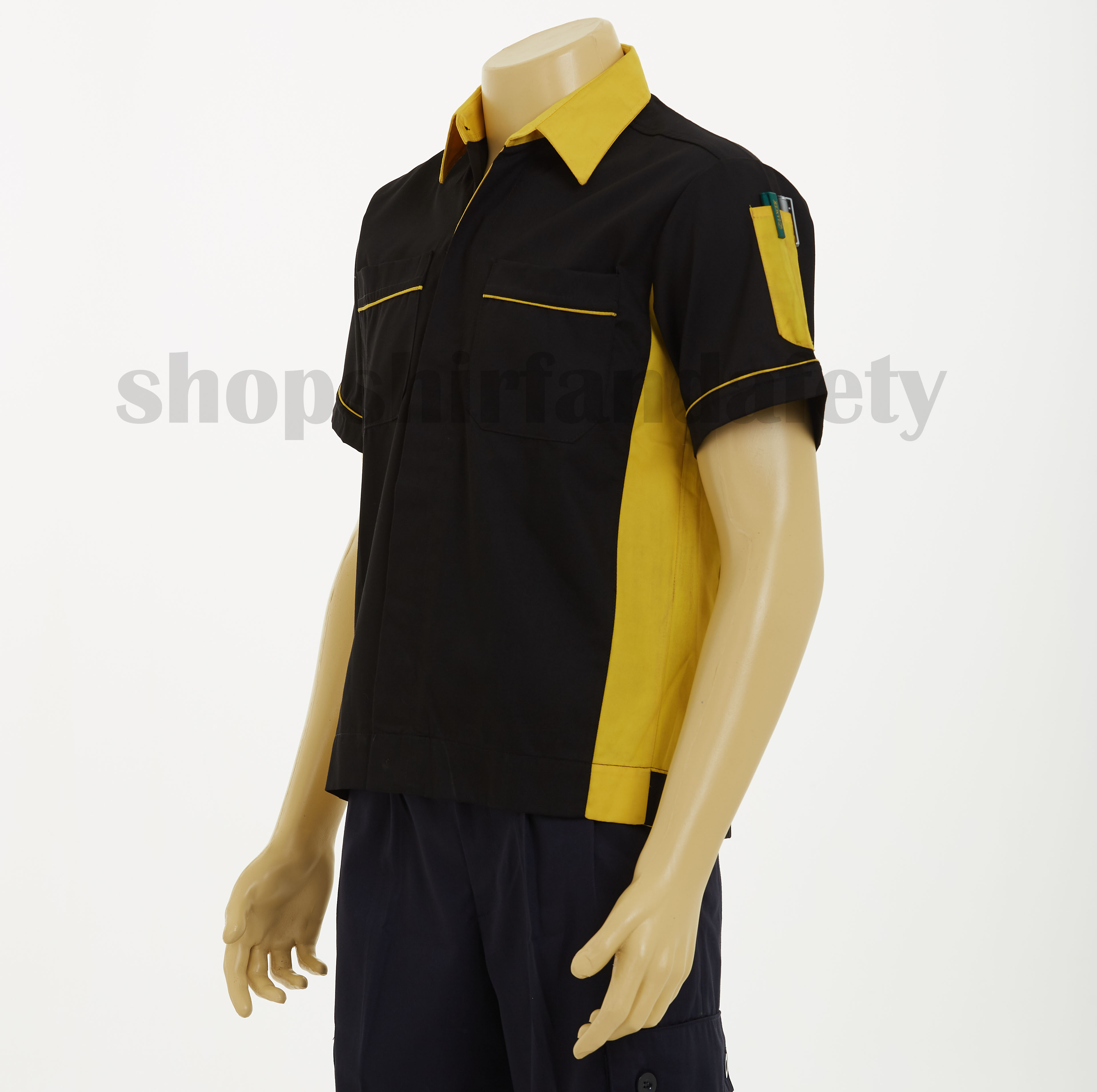 เสื้อช็อปแขนสั้นแบบดำข้างเหลืองกระดุมซ่อนสาบ