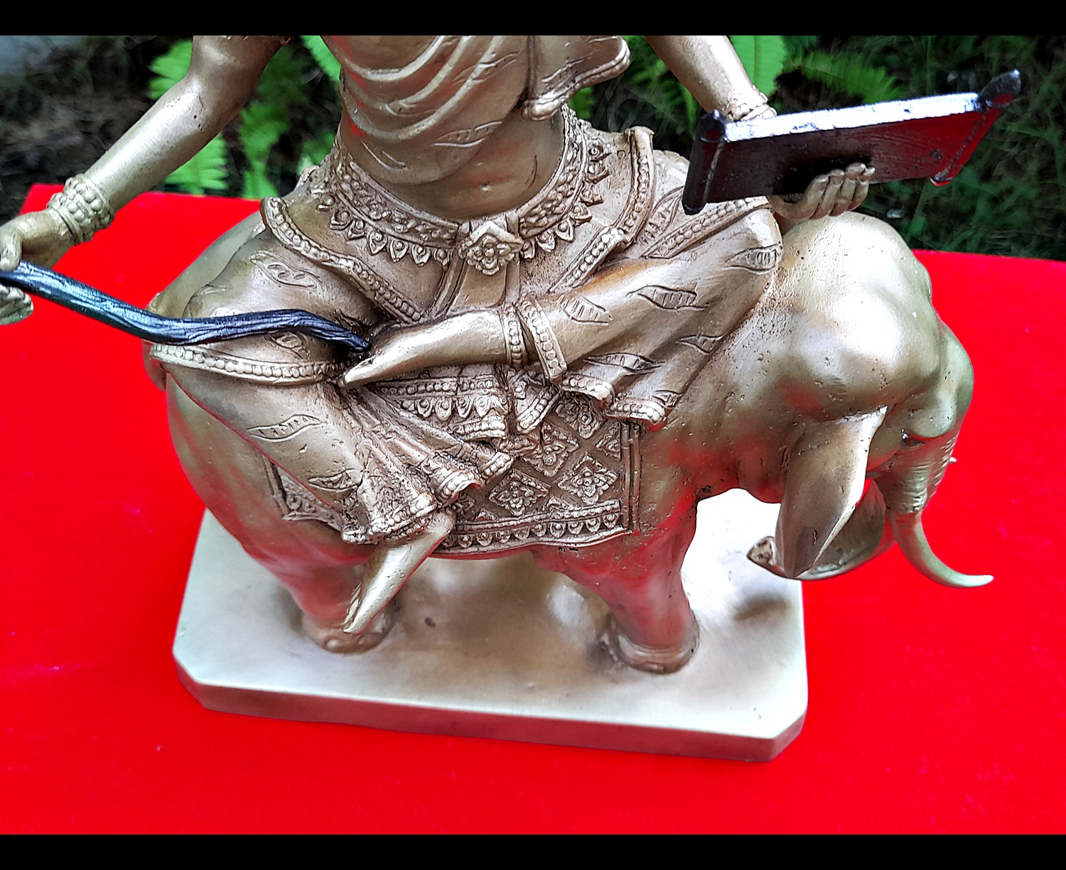 รูปหล่อ ปู่พระฤาษี ทรงช้าง ถือไม้เท้า กระดานชนวน (พระพฤหัสบดี แห่ง สติปัญญา บรมครูของทุกสรรพศาสตร์วิชา(เป็นหัวหน้าของปู่ฤาษี180ตน)) (ขนาดตั้งบูชา สูง14นิ้ว ยาว9นิ้วครึ่ง ลึก4นิ้วครึ่ง) เนื้อทองเหลือง #ปลุกเสกแล้ว #รับประกันแท้