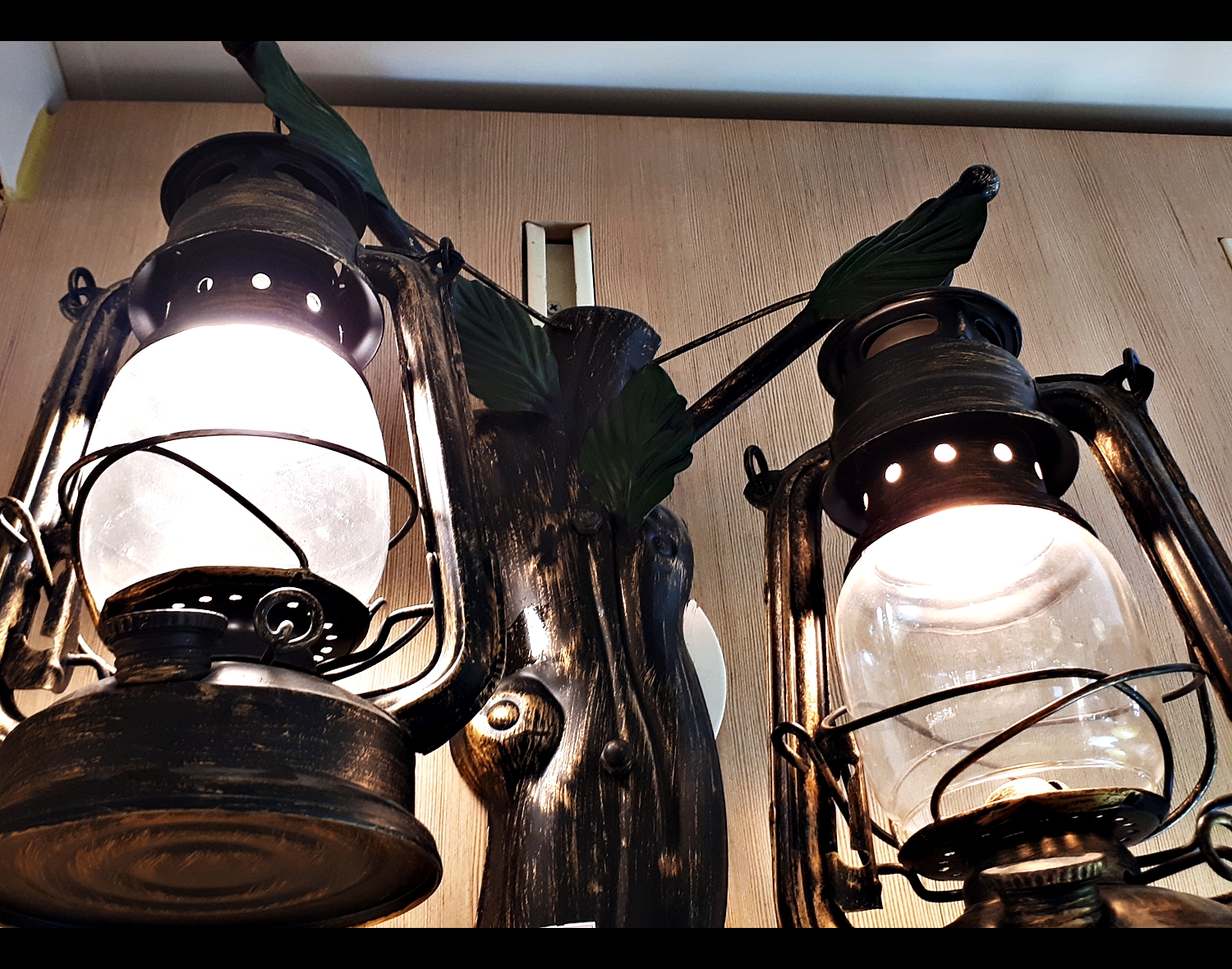 โคมไฟ สไตล์ ทรง ตะเกียงโบราณ ตะเกียงเจ้าพายุ Butterfly คู่ ย้อนยุค วินเทจ Style Vintage Classic