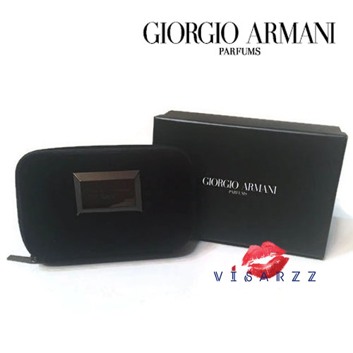 Giogio Armani Bag กระเป๋ากำมะหยี่สุดหรู ซิปรอบ ด้านหน้าเป็นโลโก้อาร์มานี่ ทรงแข็ง ใส่ของได้จุ พกง่าย ขนาดถือกำลังดี
