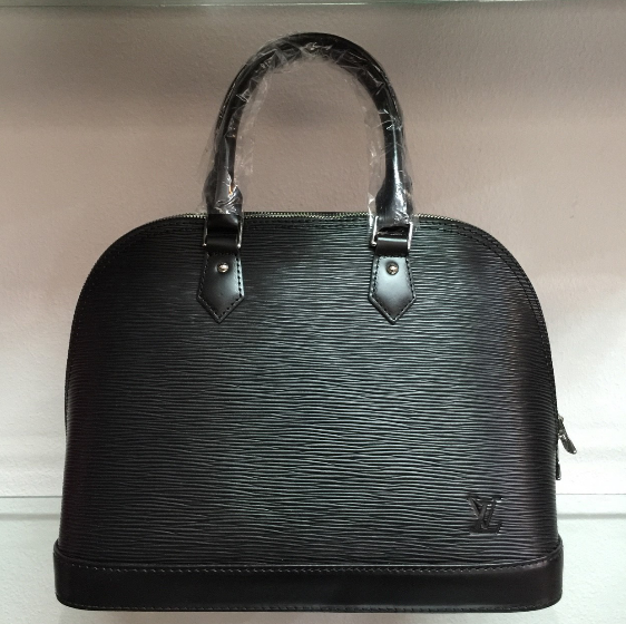 กระเป๋า lv alma bb pm epi ลายไม้ 12 นิ้ว สั่งพรีออเดอร์ได้ค่ะ มีหลายสีมากกว่านี้สอบถามได้ค่ะ