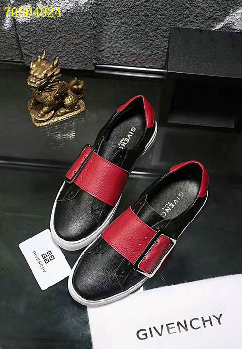 given men แบบอีกเยอะกดดูด้านในค่ะ size 38-44 ,45-46 มีบางแบบ