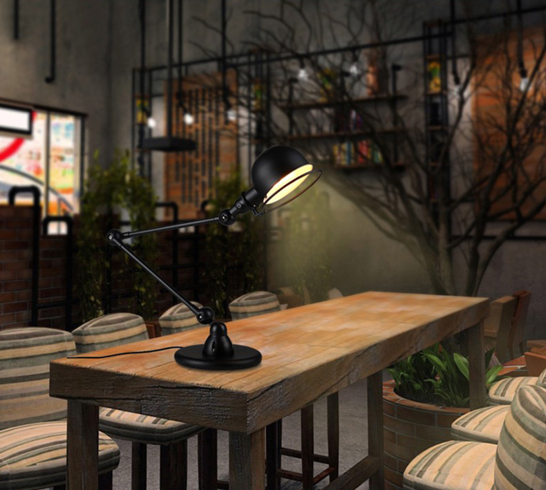 โคมไฟตั้งโต๊ะเหล็กสีดำสไตล์ Industrial [MST-33]