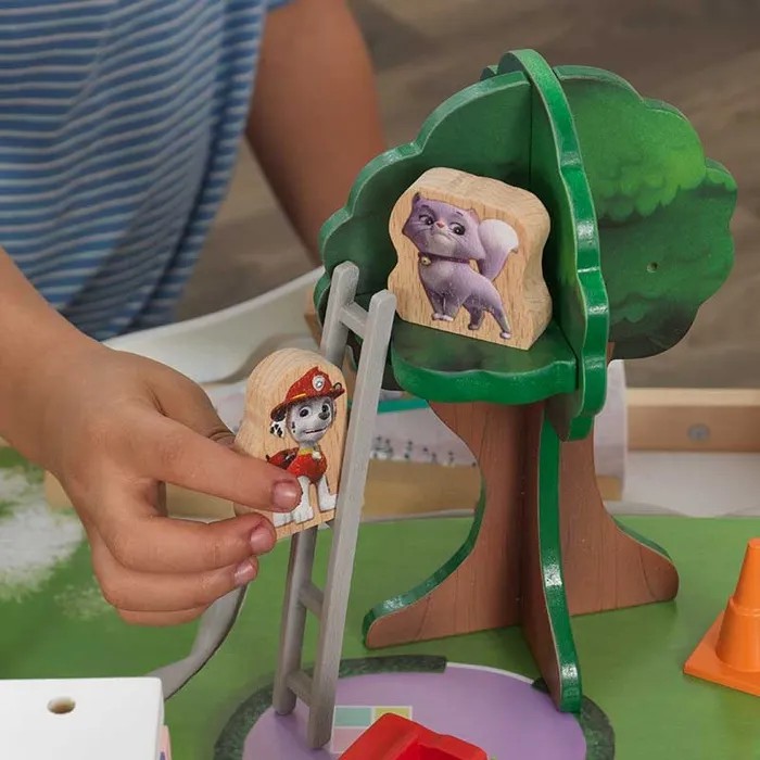 โต๊ะกิจกรรมพร้อมชุดรถไฟ KidKraft Paw Patrol Adventure Bay Play Table