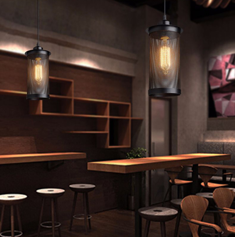 โคมไฟแขวนเพดานทรงกระบอกตาข่ายเหล็กสีดำสไตล์ลอฟท์ [RI-10]
