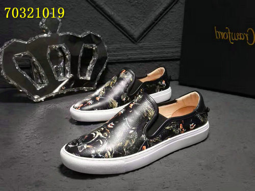 given men แบบอีกเยอะกดดูด้านในค่ะ size 38-44 ,45-46 มีบางแบบ