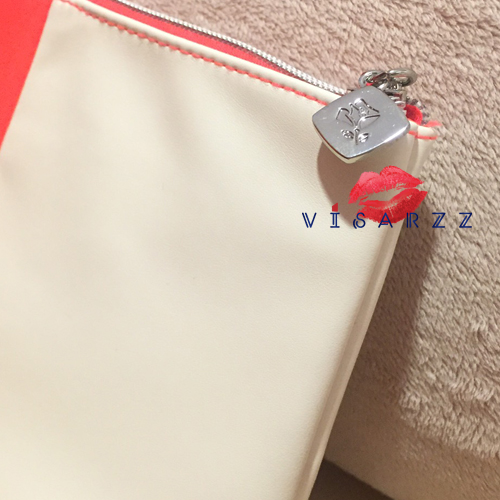 กระเป๋าเครื่องสำอางลังโคมสีส้มขาว Lancome Pouch Bag ขนาด 21x12 ซม ด้านข้างฐานมีความกว้างตั้งได้ค่ะ ภายในบุด้วยผ้าสีส้มสดทั้งใบ