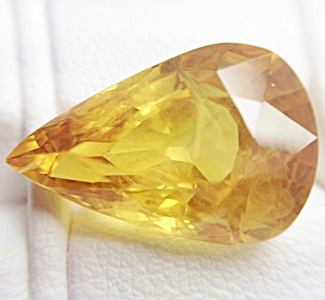 Big Size Yellow Sapphire พลอยไทยเนื้อแข็ง บางกะจะ ขนาดใหญ่ รูปหยดน้ำ หนัก 9.96 กะรัต สีเหลืองมะนาวทอง สีหวานสวย ความสะอาดมองตาเปล่า 85%-90%
