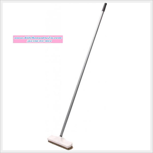 P05556 แปรงถูพื้นไฮยีนส์ ขนทองเหลืองพร้อมด้ามเหล็ก F906-02 (ราคาส่งต่อ 1 โหล: 12 อัน คลิ๊กที่สินค้าเพื่อดูรายละเอียด)