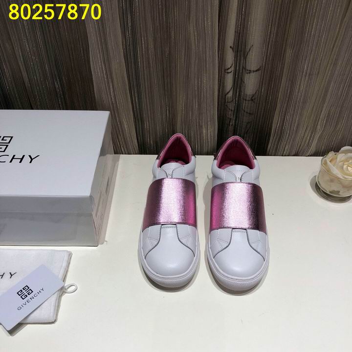 given men แบบอีกเยอะกดดูด้านในค่ะ size 38-44 ,45-46 มีบางแบบ