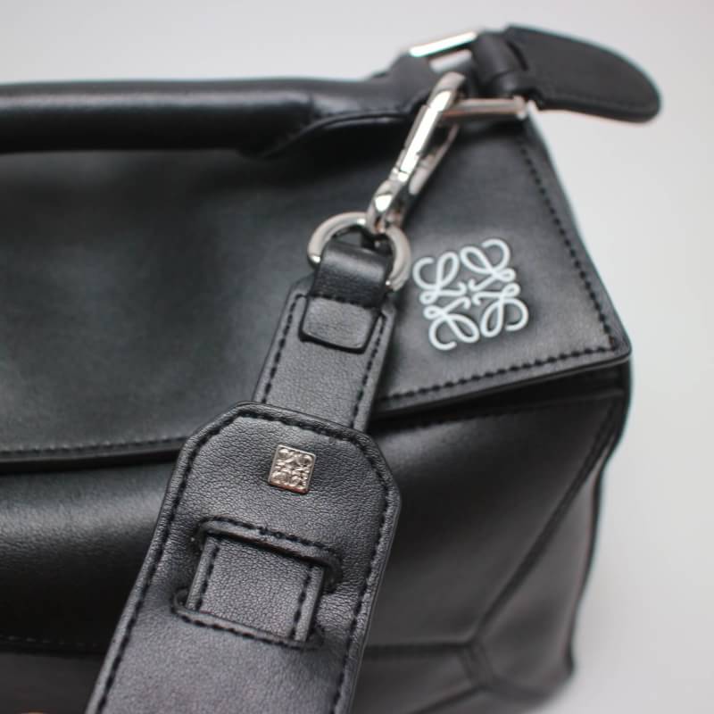 กระเป๋า loe puzzle bag 12 นิ้วสีดำ