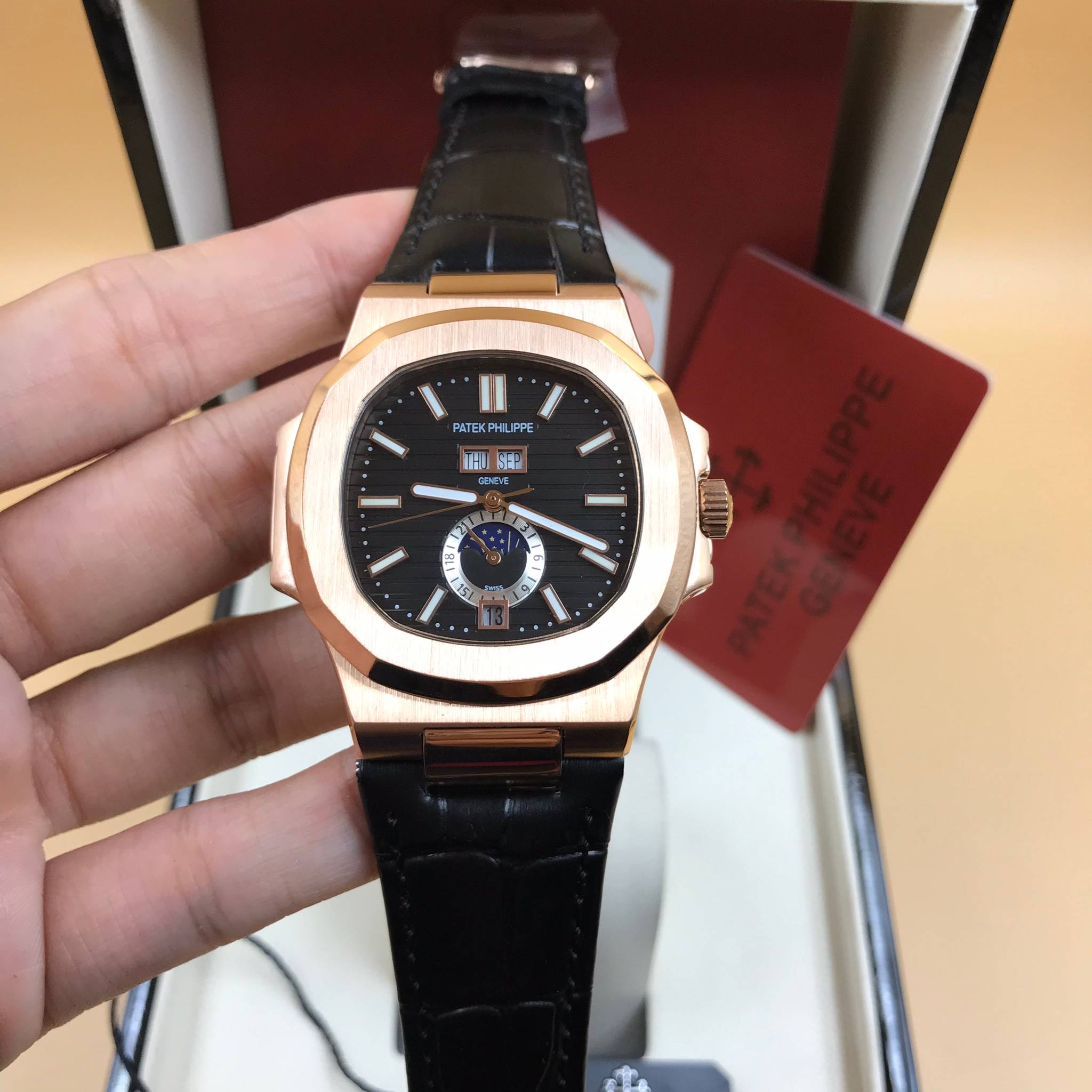นาฬิกา Patek Philippe รุ่น Men"s Nautilus Annual Calendar งาน Mirror Swiss หน้าน้ำดำ