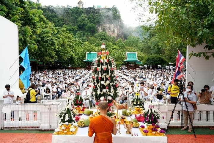พระกริ่งสะท้านไตรภพ เนื้อเงินแท้(ใช้ชนวนเนื้อเงินล้วนๆที่หล่อพระพุทธปางลีลาประทานพรองค์จริง) เสาร์๕ ปี2563 (รุ่นแรก ที่บรรจุเกศา หลวงพ่อเล็ก และ พระบรมสารีริกธาตุของแท้) #รับประกันแท้ - หลวงพ่อเล็ก วัดท่าขนุน
