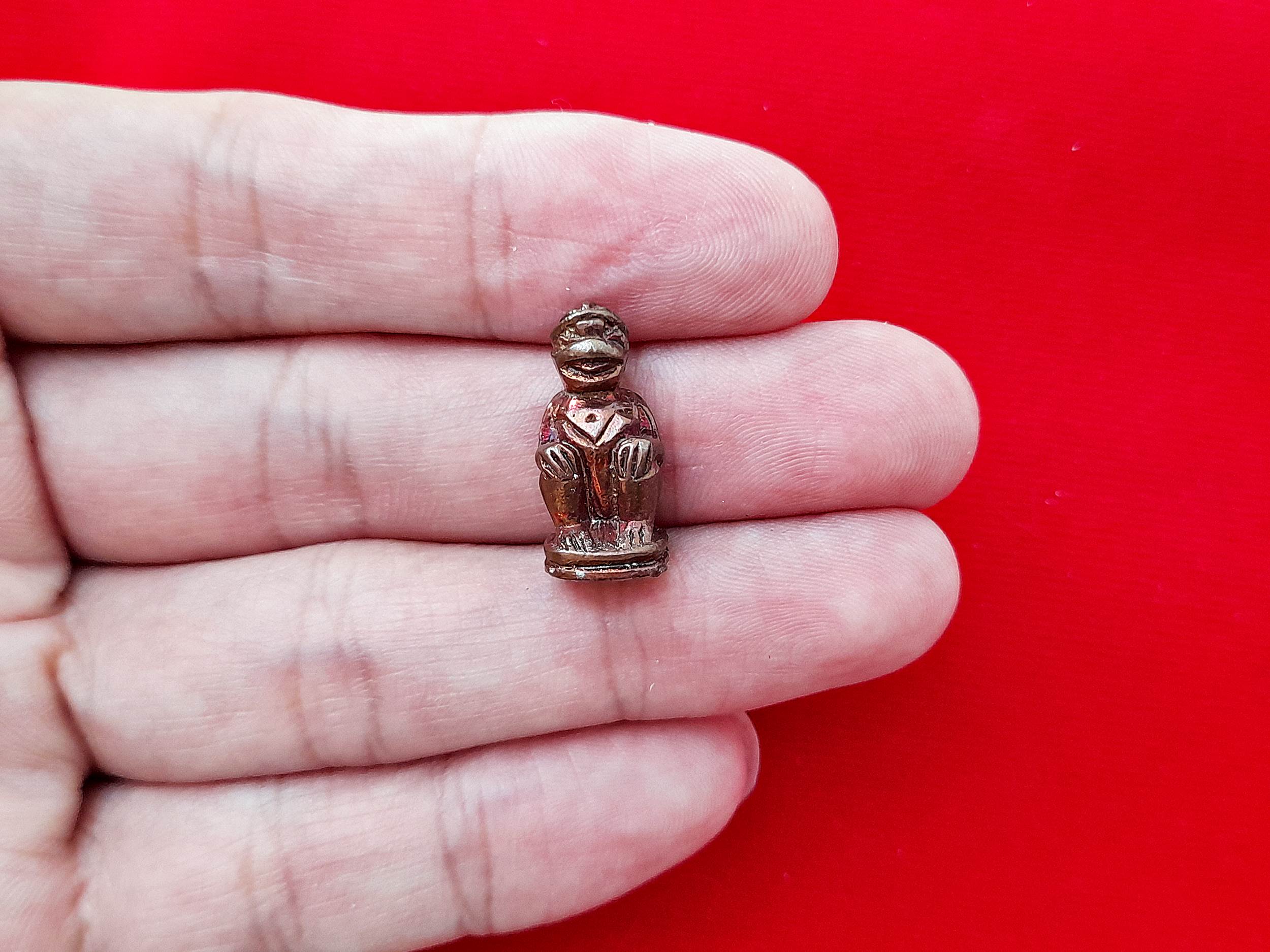 หนุมาน ตัวเล็ก เนื้อเหล็กไหล สุริยันราชา ฐานอุดบรรจุมวลสารและปรอท(แรง เร็ว ว่องไว หนุนดวง เสน่ห์) ปี2565 #รับประกันแท้