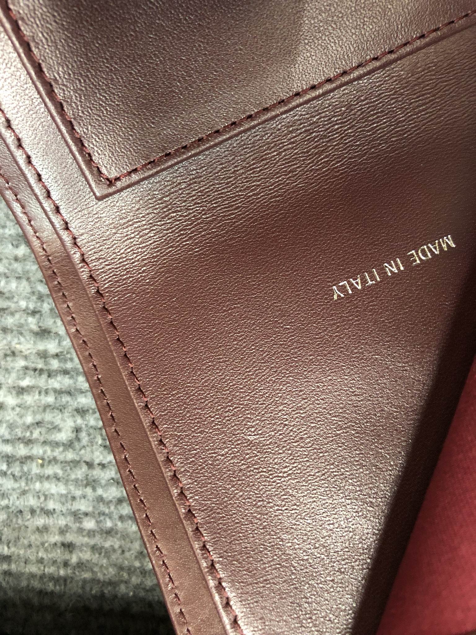 กระเป๋าสตางค์ cn caviar wallet สีดำ ใบสั้น