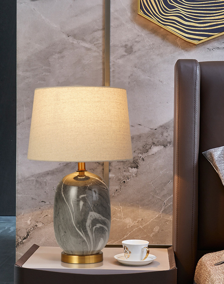 โคมไฟตั้งโต๊ะเซรามิคลายหินอ่อนโป๊ะผ้าสไตล์ยุโรป [RX125]