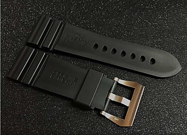 สายนาฬิกา Panerai แบบสายยางซิลิโคน สีดำ Size 26 mm.