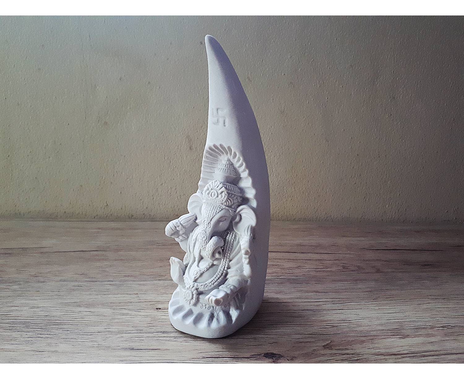 พระพิฆเนศ ทรงงาช้าง เนื้อเรซิ่นสีขาวงา(สูง8.5นิ้ว กว้าง2.5นิ้ว ลึก3.5นิ้ว) - (ขายปลีก ขายส่ง)