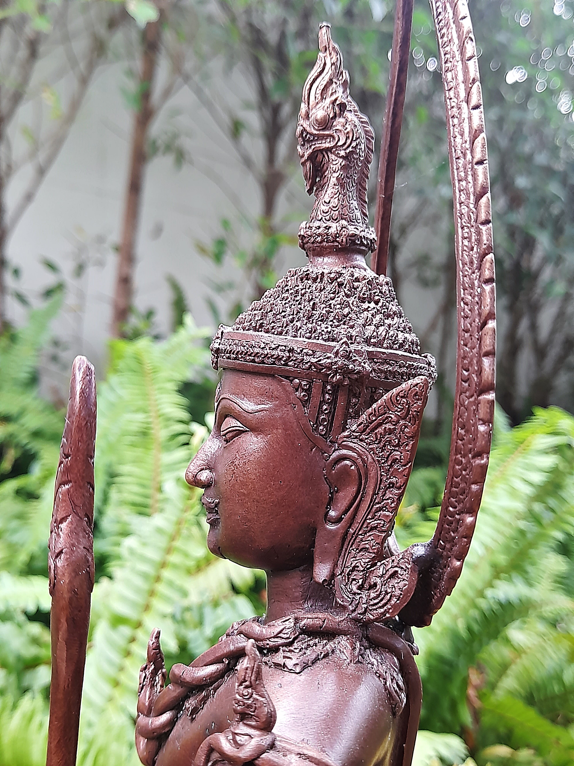 รูปหล่อ ท้าววิรูปักษ์ (อาวุธประจำกาย คันศรพญานาค+สังวารพญานาค ) ยืนประทับพญานาค (ผู้ปกครองและเป็นใหญ่ในเหล่าพญานาค มีบริวารเป็นเหล่าพญานาค) - (เทวดาระดับสูงชั้นจาตุมหาราชิกา มีตำแหน่งเป็น1ใน4 ของท้าวมหาราช) เนื้อทองเหลือง ผิวน้ำตาลเข้ม (ขนาดใหญ่ตั้งบูชา ส