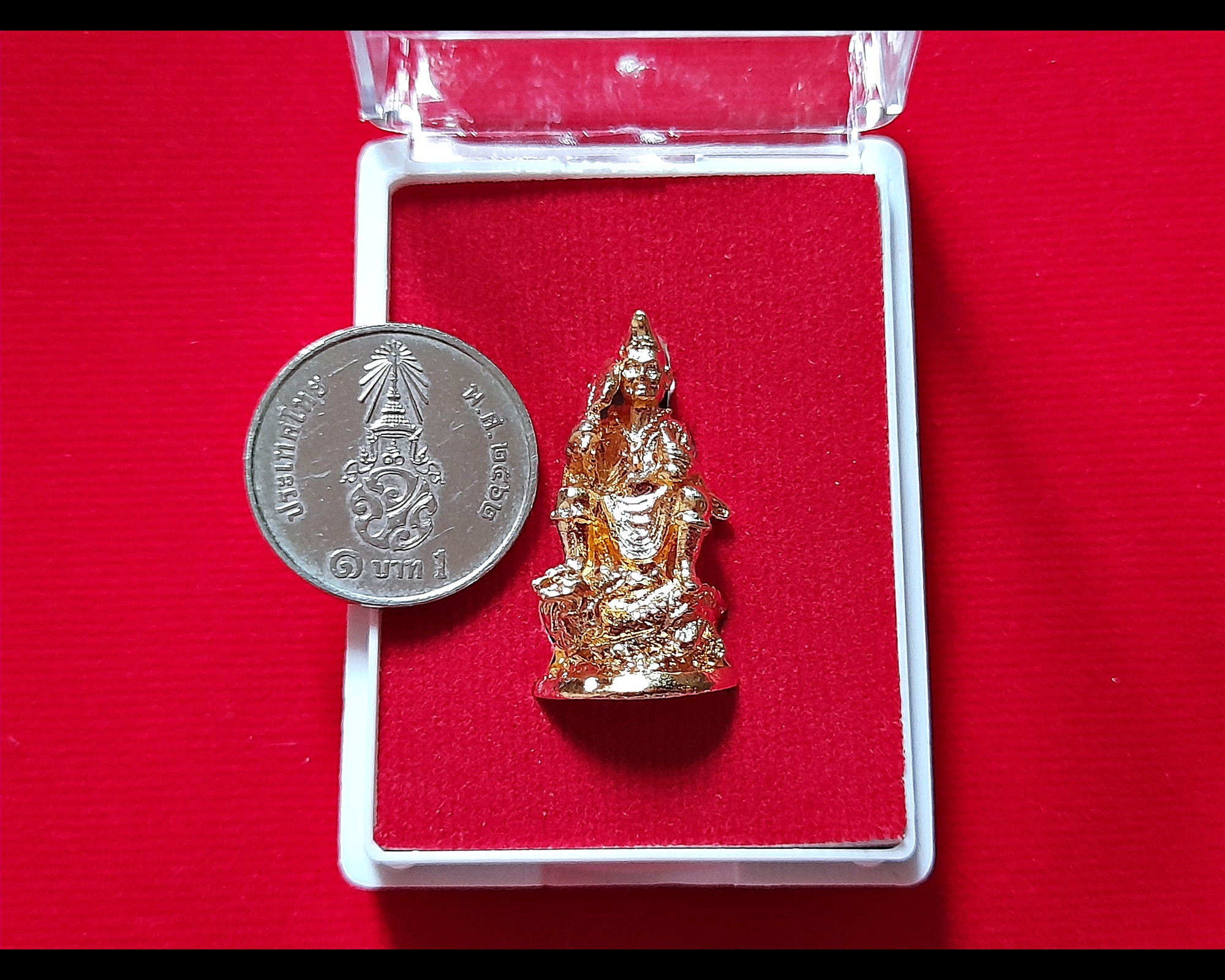 ท่านจี้กง (มีพัด น้ำเต้า ประทับบนมังกร ครบจบที่องค์เดียว) ประทับพญามังกร (ขนาดห้อยคอ ลอยองค์ (ขนาดพกพา)) เนื้อชุบทอง ปี2564 #รับประกันแท้