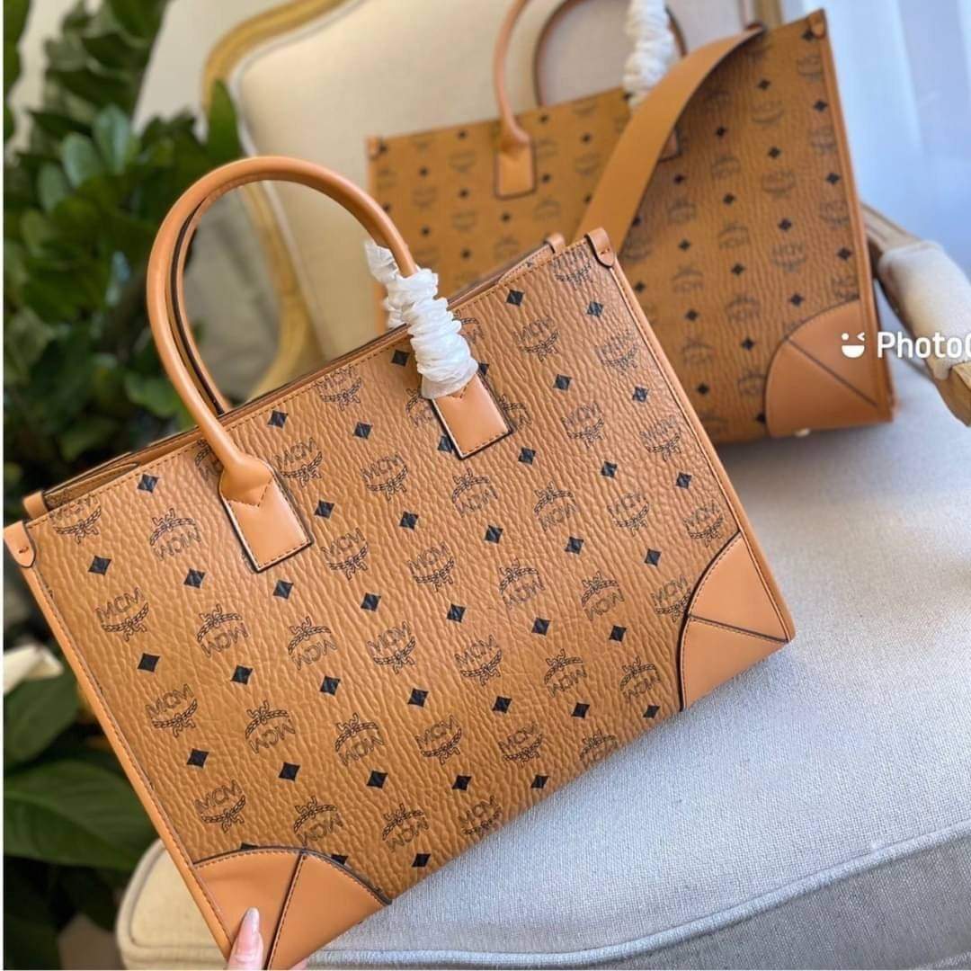 MCM Visetos Anya Shopper Tote With Makeup Bag (แอดไลน์ก่อนสั่งซื้อ)