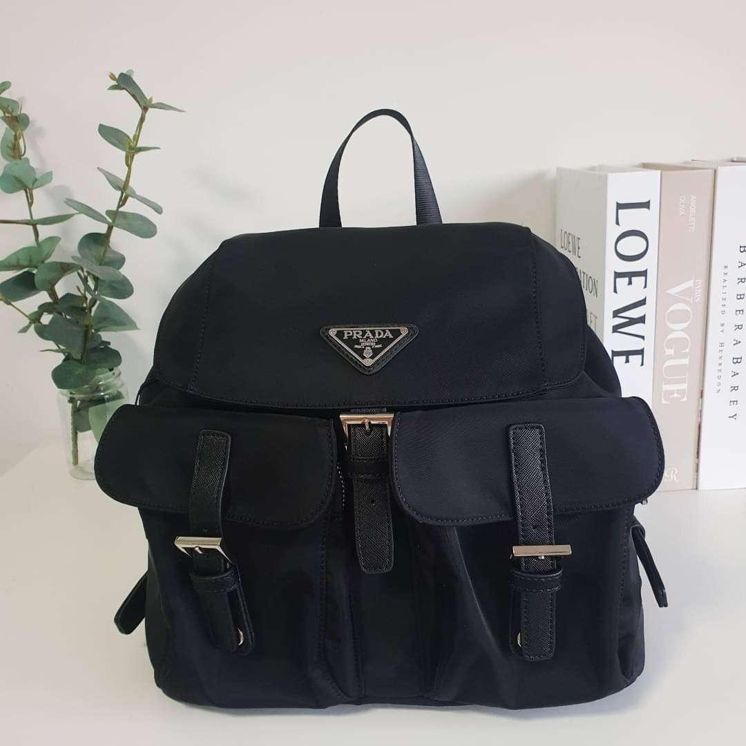 Prada Nylon Backpack With Pocket (แอดไลน์ก่อนสั่งซื้อ)