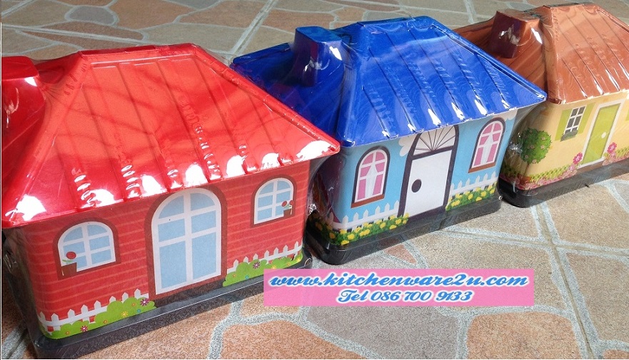 P09450 กระปุกออมสินพลาสติก รูปบ้าน (14*17*13 cm) สีสันสดใส No.592 ราคาส่งต่อ 1 โหล: 12 อัน
