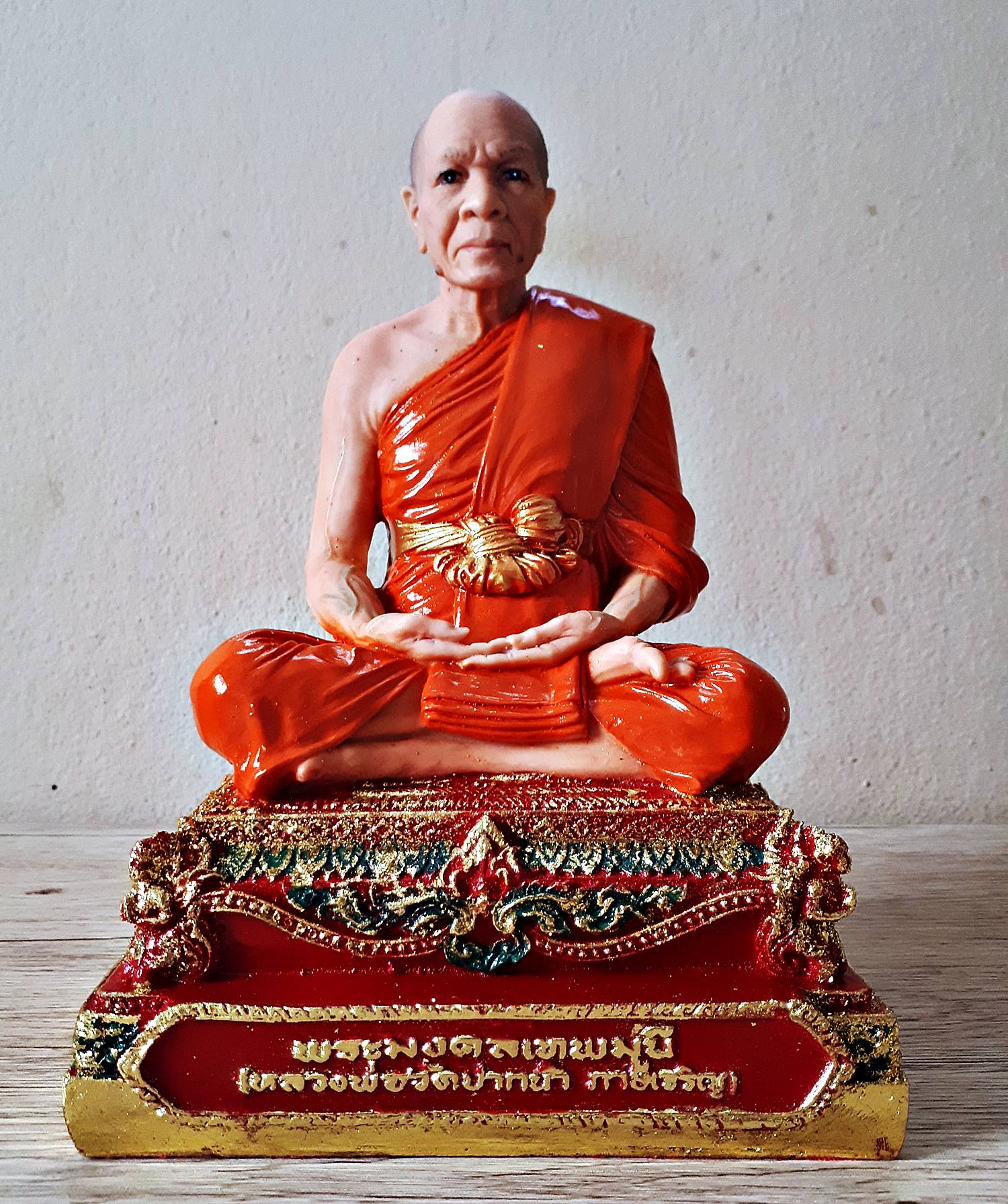 รูปหล่อ หลวงพ่อสด วัดปากน้ำ ภาษีเจริญ เนื้อเรซิ่นลงสี - (หน้าตัก5นิ้ว ฐาน5×7นิ้ว สูง9.5นิ้ว)