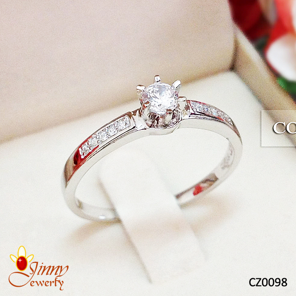 แหวนเงินแท้ ประดับเพชร cz หัวชู ประดับ cz ทั้งสองข้าง